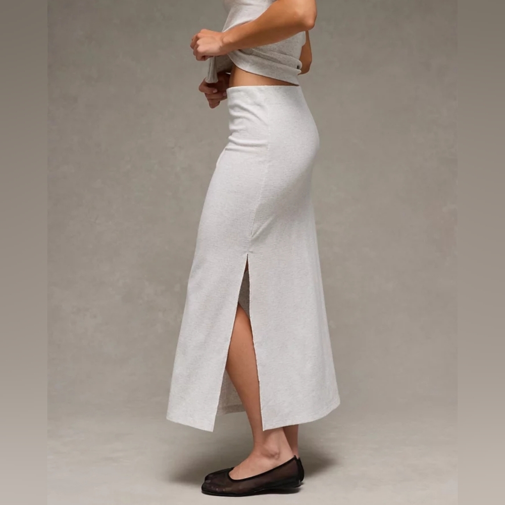 American Eagle High-Waisted Ribbed Knit Maxi Skirt